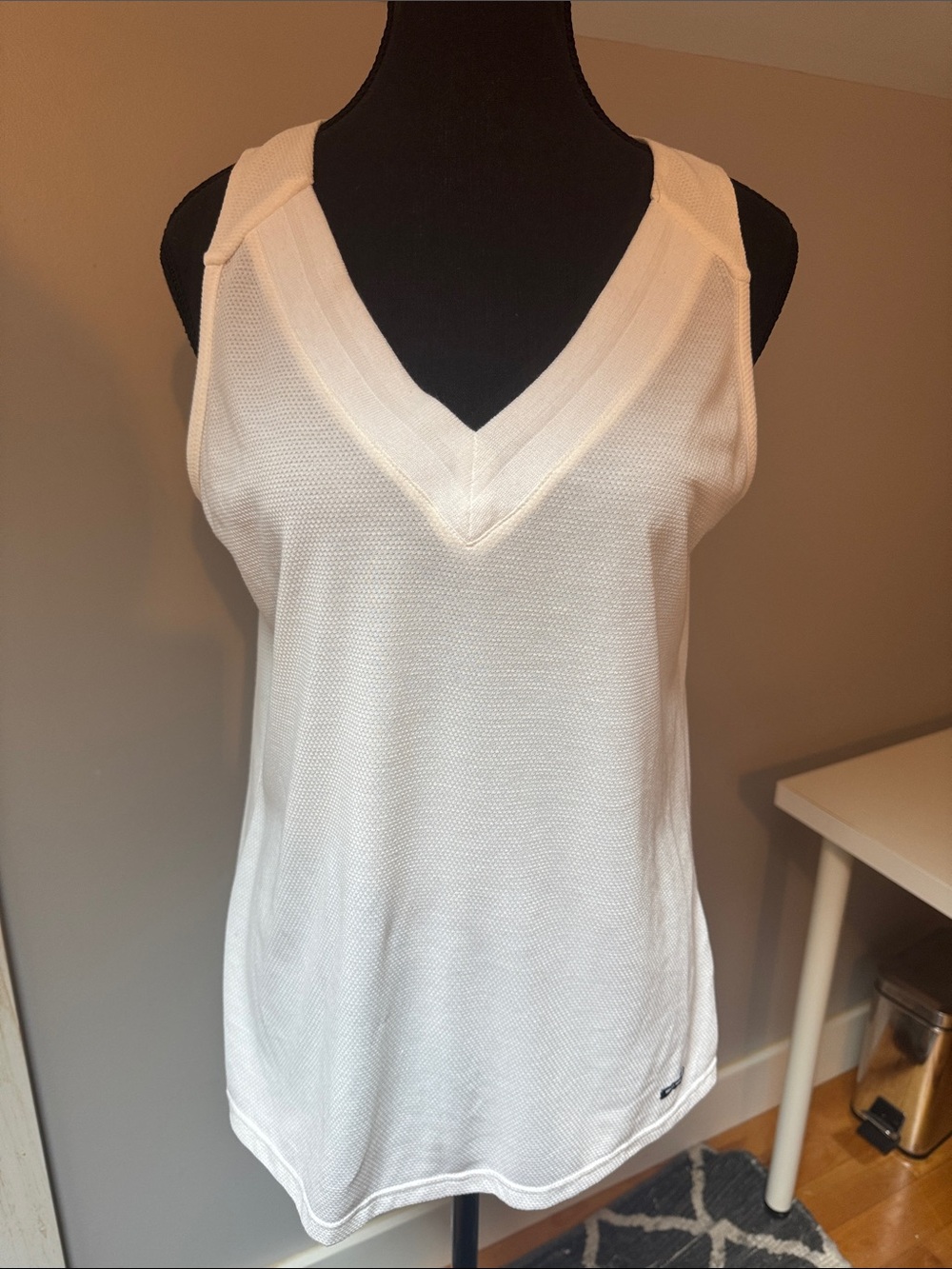 Helly Hansen White V-Neck Athletic Tank Top